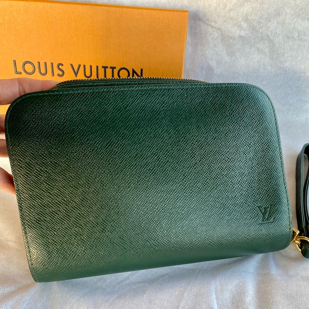 Louis Vuitton Green Taiga Clutch